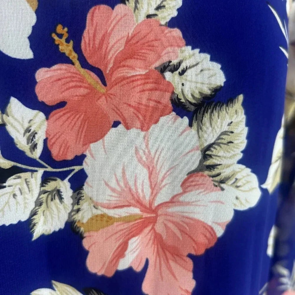 Lulu's Blue Floral Shifting Dears Cold Shoulder   Tunic Dress Size Small - Picture 4 of 8